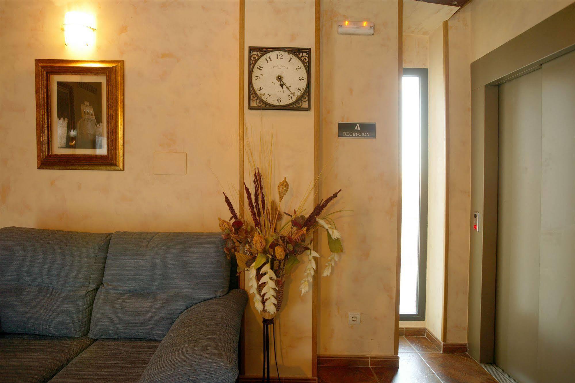 Hotel Las Murallas Авила Экстерьер фото